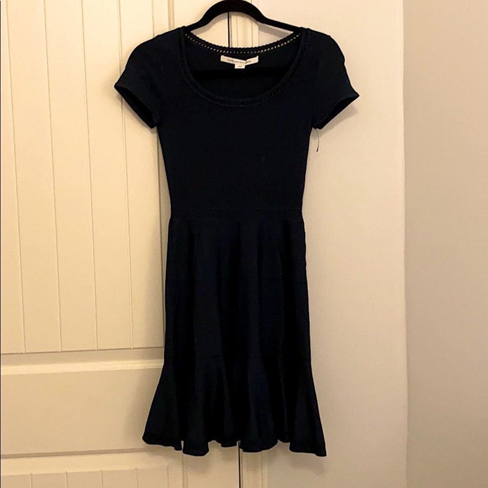 BNWT gorgeous, wear anywhere DvF navy dress!